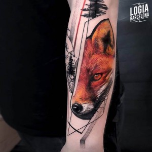 tatuaje_zorro_brazo_logia_barcelona_dime_reck 